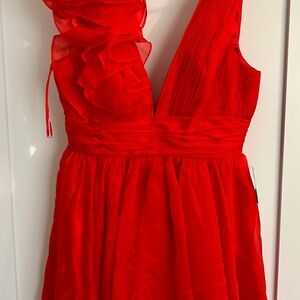 NWT Mac Duggal